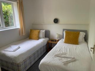 Family Bungalow sleeps 4 - 4