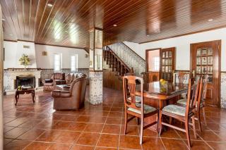 JOIVY Superb house with garden and patio - Charneca - 3
