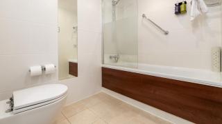 Holiday Inn Express Leigh - Sports Village by IHG - Leigh - 2