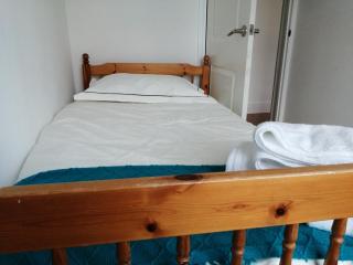 Lovely 3 Bedrooms Flat Near Romford Station With Free Parking - Romford - 3