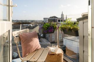 Number 4 - Stylish 1 bedroom house in Truro, Cornwall - 2