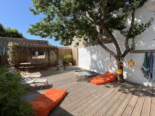 Maison Rénovée avec Jacuzzi et Cuisine d'Été au Centre du Village - FR-1-434-97 - La Couarde-sur-Mer - 0