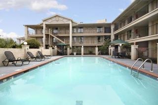 Days Inn & Suites Mobile - Tillmans Corner - 9