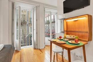 Host Wise - Lovely Shinny Flats with Balcony - Clerigos - Porto - 9