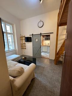Cozy New Loft Apartment - Prague - 8