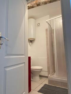 petit appartement calme en plein centre du village de ribiers - 1