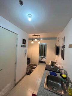 The Happy Home at Smdc Cool Suites Wind Residences - Tagaytay - 2