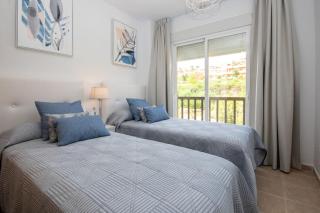 Penthouse with Roof Terrace, BBQ, Pool- and Sea Views - Buenas Noches - 3