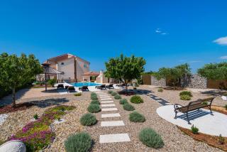Villa Olive Garden ZadarVillas - Pristeg - 9