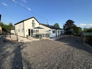 Finwood Green Farm Holiday Cottages-The Calf Shed and The Milk Parlour - Henley-in-Arden - 6