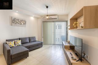 Wonderful, designer 2BR home with large Sofa & TV by 360 Estates - St Julian's - 3