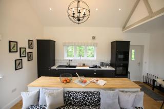 Luxury Barn Conversion with Hot Tub- 'Blackbird' - Ab Lench - 9
