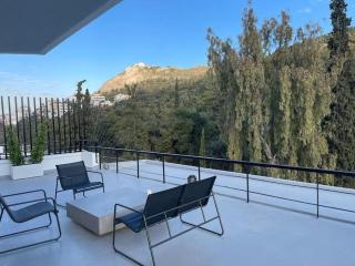 The World is Beautiful - Cozy Rooftop in Kolonaki! - 0