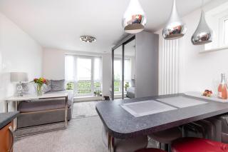 JOIVY Elegant Flat with Balcony - 9