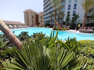 NEW-Studio Apartments in EuroCity-Large Pool-Rock or Sea Views-Balcony-Free Parking-Holiday and Short Let Apartments in Gibraltar - 1