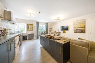 Charming two bedroom Maisonette - 6