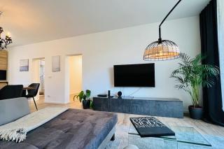 Central Designer 3 Room Apt with terrace & parking - 3