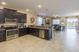 Epic Champions Gate Vacation Home - Davenport - 3