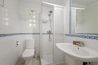 Holiday apartment in first line beach complex in Urbanization Pueblo Mediterráneo, Marbella - Marbella - 2