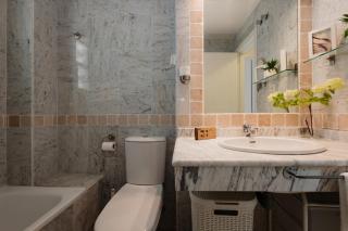 Holiday apartment in first line beach complex in Urbanization Pueblo Mediterráneo, Marbella - Marbella - 4