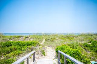Beach Buzz by Oak Island Accommodations - Caswell Beach - 6