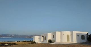 White House with Sea View - 9