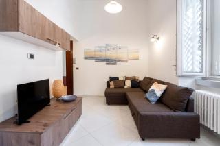 GuestHost - Stazione & Policlinico Apartment - 9