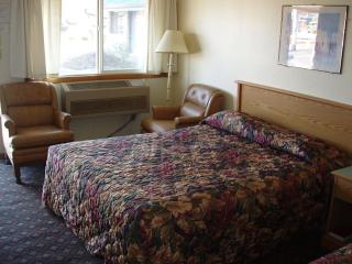 Towne and Country Motel - 4