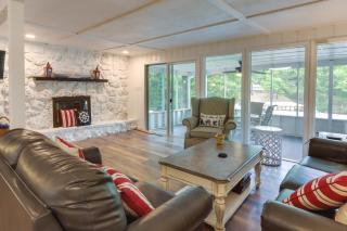 Dock and Screened Porch Lake of the Ozarks Getaway! - Sunrise Beach - 8