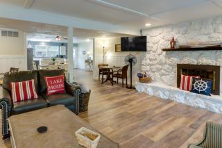 Dock and Screened Porch Lake of the Ozarks Getaway! - 3