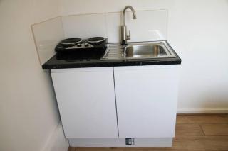 Ensuite With Kitchen Modern Large double-bed room in Zone 2 - Londra - 7