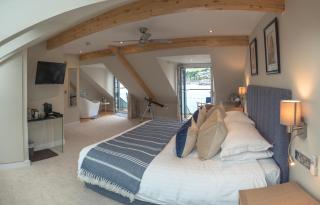 Waterfront House - 8
