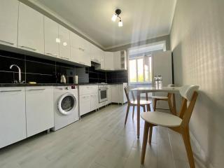 Marco Polo 1 ROOM & Living Apartment!!! - 1