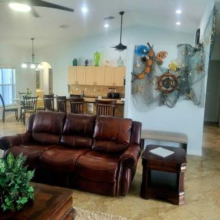 Areca Palms Cape Coral with HEATED POOL - Cape Coral - 3