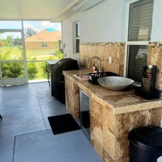Areca Palms Cape Coral with HEATED POOL - Cape Coral - 1
