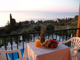 Aronis Apartments - 3