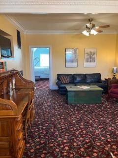 Desperado - CA King Size Bed - Sleeps 2-4 - 5