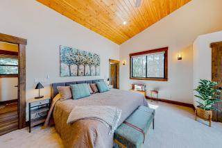 Leaning Pine Point - 5