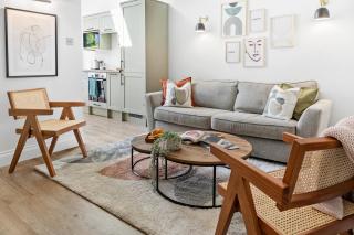 Cosy & Bright Home with Backyard in Southsea Portsmouth - 0