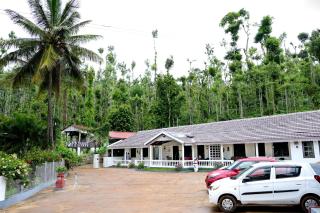 Jungle Greens Homestay - Water Activities, 150Y Estate, Home Food - Chikmagalūr - 6