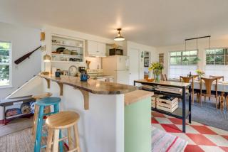 Charming Rockaway Beach House, Walk to Ocean! - Rockaway Beach - 3