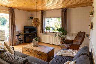 Gezellig ruim landelijk huisje aan het water - Spijkenisse - 4