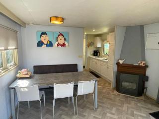 Quaint Chalet in Uden with Terrace - Uden - 5