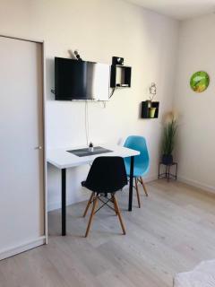 City Skyline Studio Apartment - Rijeka - 4