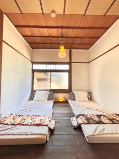 三丁庵ゲストハウス 水質AAビーチまで徒歩15分ペリーロードまで徒歩5分最高なロケーション 下田を遊び尽くせるゲストハウス 無料駐車場もありますJapanese old style guest house that 2 minutes walk to Perry Road 15ninutes walk to Nabeta beach - 9