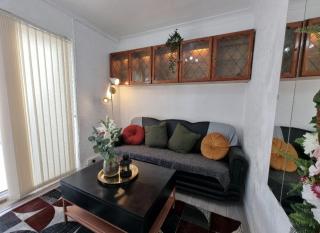 Deluxe Double bedroom with private bathroom, parking and WiFi - 1