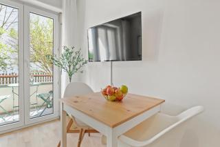 Close to Lake & Balcony 1 BDR Wollishofen Self Check In - Zurich - 2