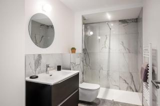 SOUTH-OF-FRANCE T2 neuf haut de gamme, climatisé, parking gratuit, 2eme ligne, balcon 2 - 6