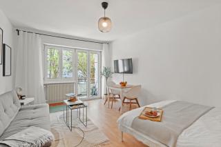 Close to Lake & Balcony 1 BDR Wollishofen Self Check In - Zurich - 0