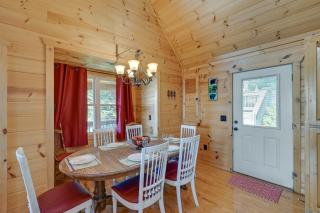 Warm and Cozy Cabin with Deck on Top of the Blue Ridge - Fancy Gap - 4